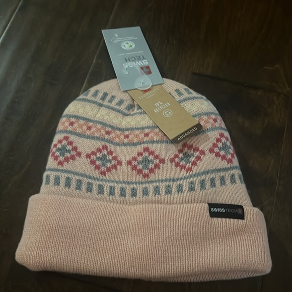 Swiss Tech Beanie/Hat - Picture 4 of 6